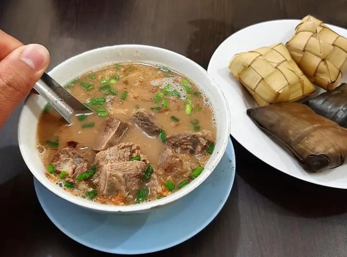 Menikmati Kuliner Coto Makassar di Daerah Jakarta Selatan. Cocok untuk ... Tempat Makan Coto Makassar Asli