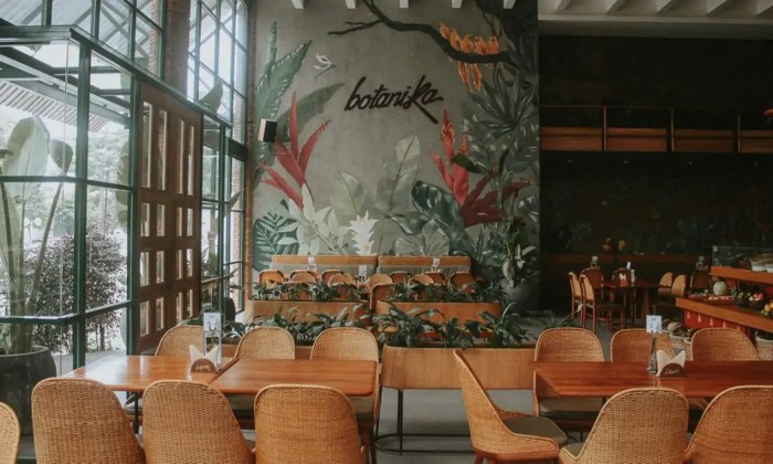 10 Tempat Makan Keluarga di Surabaya yang Enak dan Paling Favorit - Parboaboa
