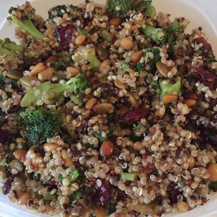 Salad Quinoa Sayur Segar ala Vegan