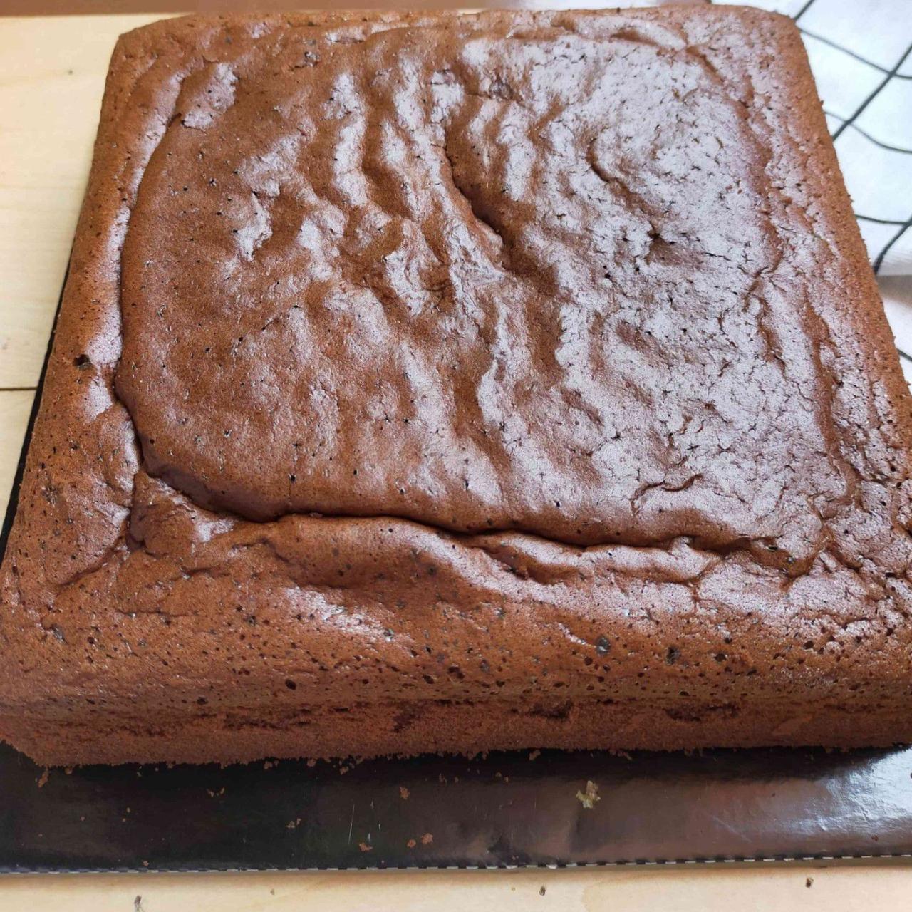 Cake Coklat Cabe Rawit yang Bikin Heboh