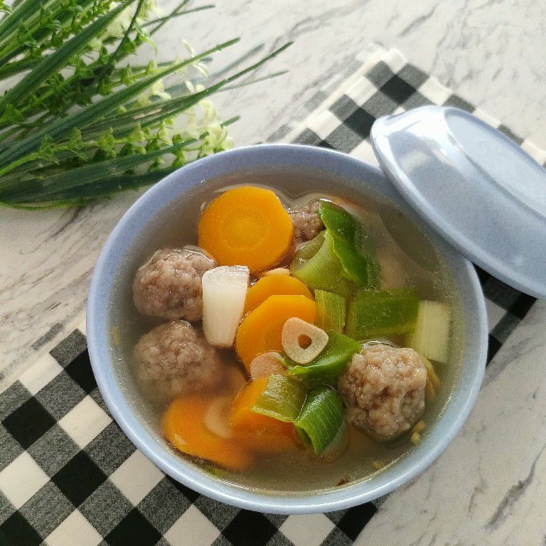 Bola-Bola Daging dan Brokoli Mini